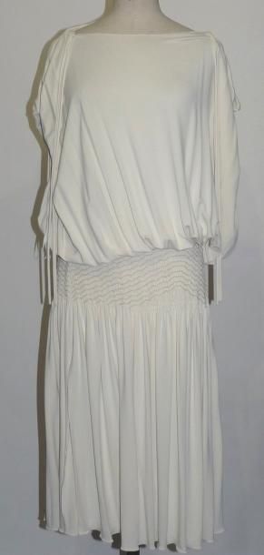 ANONYME Robe en polyester blanc sans manches, décolleté rond, taille soulignée par...