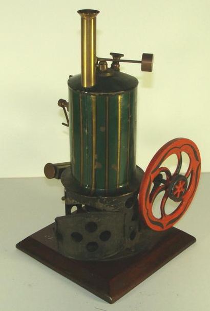 null Petite machine à vapeur à cylindre oscillant et corps en tôle lithographiée....