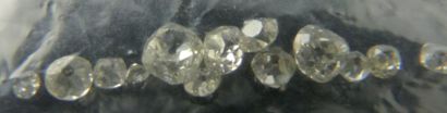 null Lot de diamants de taille ancienne sur papier pesant: 3,42 ct