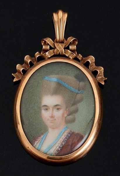Ecole Francaise vers 1780 Portrait de la Comtesse Pons. En robe violine. Miniature...