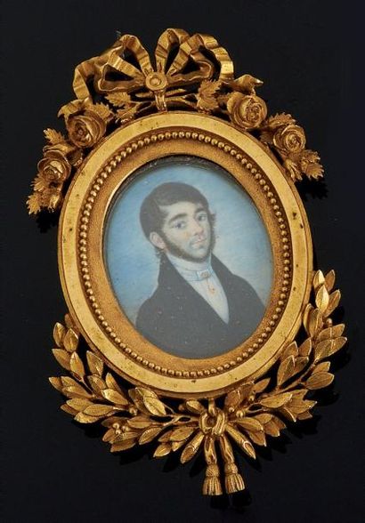 École FRANÇAISE vers 1810 Portrait de jeune homme portant une barbe courte Miniature...