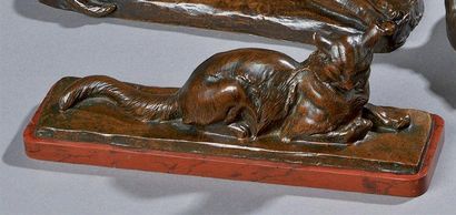 Louis RICHE (1877-1949) Chat couché Epreuve en bronze à patine brune. Cachet. 8.5...