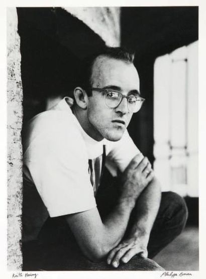 PHILIPPE BONAN (NE EN 1968) Portrait de Keith Haring Tirage argentique, signé en...