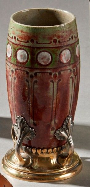 Auguste DELAHERCHE (1857-1940) & CARDEILHAC Vase en céramique à corps obusal enchâssé...