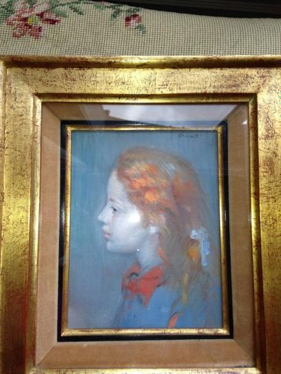 MORETTI "Portrait de profil de Véronique" Huile sur toile, signée en haut à droite...