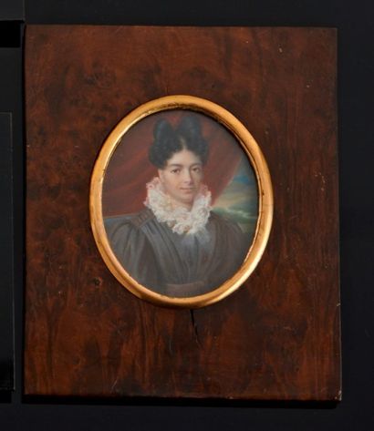 Ecole FRANÇAISE vers 1830 «Portrait de jeune femme en robe grise et coiffée d'un...