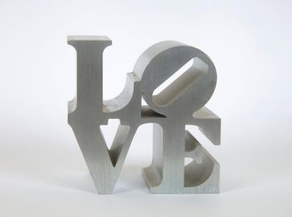 Robert INDIANA (1928) 4X LOVE.Sculpture en aluminium. 8 x 8 x 4 cm