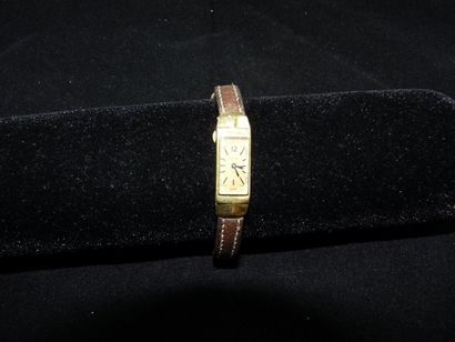 JEAGER LECOULTRE, MODÈLE DUOPLAN Montre bracelet de dame en or jaune 18 k, la montre...