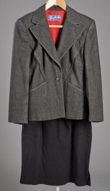Thierry MUGLER Tailleur en gabardine de laine gris bicolore, veste à col châle cranté,...