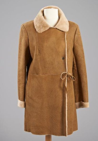 BA&SH Manteau en peau lainée camel, petit col, simple boutonnage à deux pressions,...