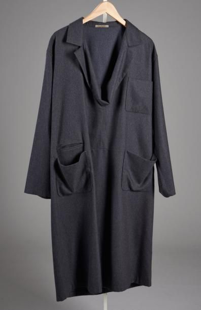 BOTTEGA VENETA Robe droite en flannelle gris bleu col cranté sur encolure en V trois...