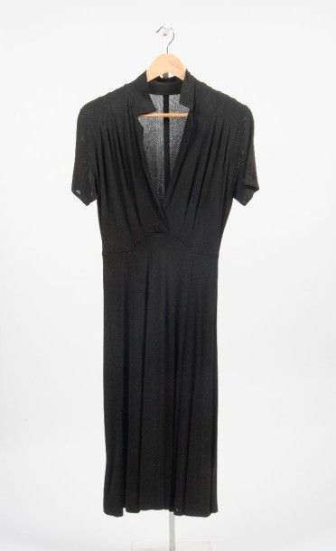Victoria BECKHAM Dress n°217, Stephan JANSON, Anonyme Lot de trois robes de couleur...