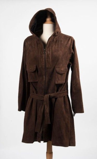 FAHMI Design Duffle -coat en daim marron, devant zippé, deux poches poitrine, effet...