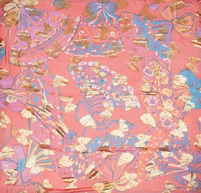Yves Saint LAURENT Châle en crêpe de soie imprimé à motif de papillons rehaussé de...