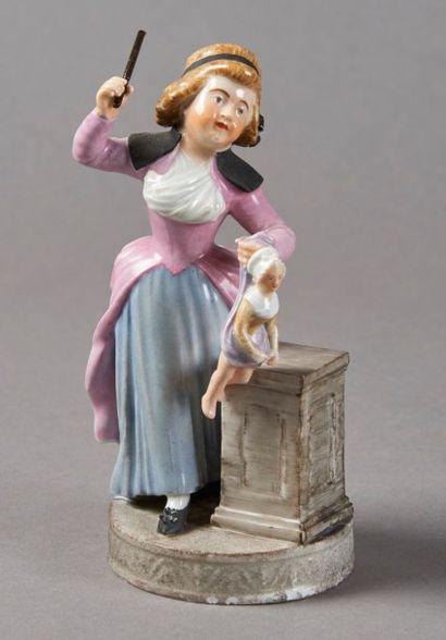 COPENHAGUE Statuette représentant une jeune femme fessant une poupée à l'aide d'un...