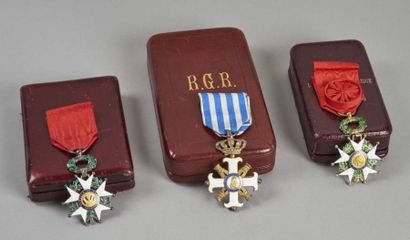 null LOTde décorations comprenant: deux légions d'honneur, une médaille de l'ordre...