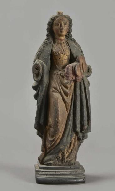 null STATUETTE en bois sculpté représentant un Saint personnage. H: 36,5 cm.