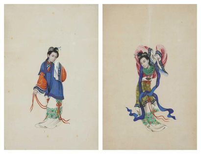 EXTREME ORIENT Douze peintures sur soie présentant des personnages féminins. H: 31...
