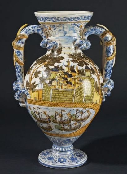 "NAPLES" "Vase de forme balustre en faïence à décor de vues de villes fortifiées...