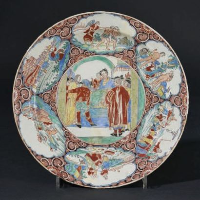 "DELFT" "Plat rond en faïence à décor polychrome et or dit Delft doré au centre de...