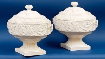 null BOCH LUXEMBOURG : Belle et rare paire de vases ovales couverts sur piédouche...