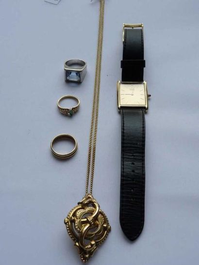 LOT en métal comprenant: montre bracelet...
