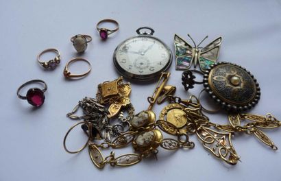 null LOT DE BIJOUX fantaisie en métal et argent comprenant: montre de poche - bracelets...