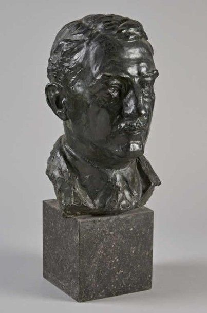Georges Fite WATERS (1894-1961) "Homme à la moustache". Epreuve en bronze à patine...