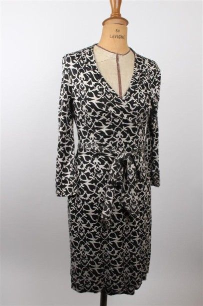Diane von FURSTENBERG Robe portefeuille en jersey de soie à motif d'arabesque sur...