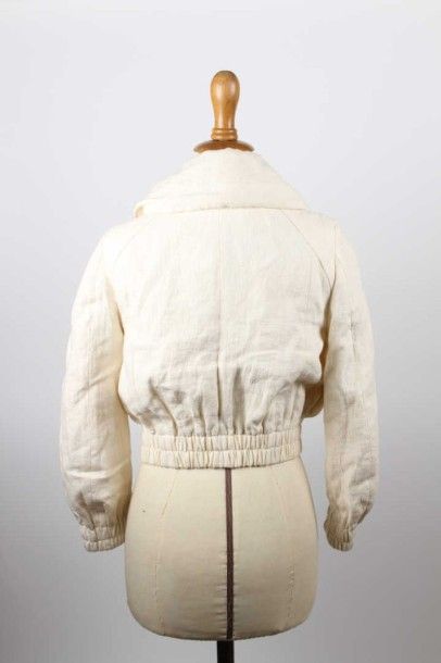 Marc JACOBS Veste en coton écru, col châle, fermeture éclair, deux poches plaquées...