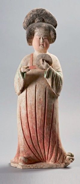 CHINE - Epoque TANG (618-907) 
Statuette de dame de cour dit "fat lady" debout en...