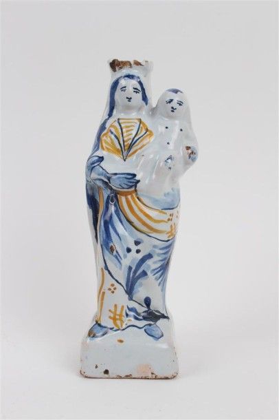 NEVERS Vierge d'accouchée tenant l'Enfant Jésus dans le bras gauche, décor bleu et...