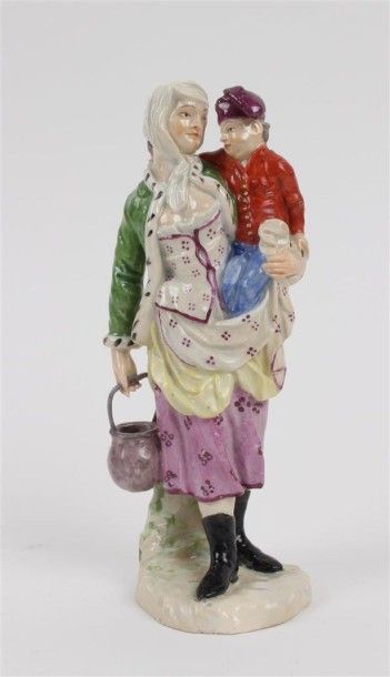 LUDWIGSBURG Statuette en porcelaine représentant une jeune paysanne portant un enfant...
