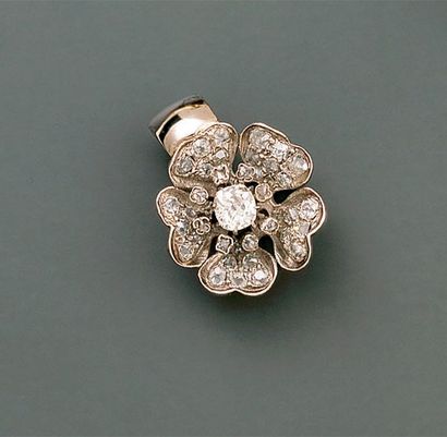 null PENDENTIF "fleurs" en argent et or rose serti de diamants de taille ancienne...