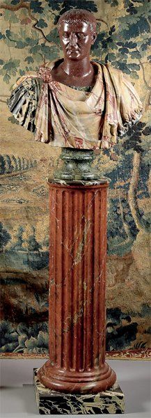 null Buste d'empereur romain en plâtre patiné à l'imitation du marbre Sarrancolin...
