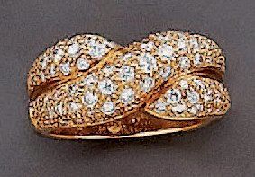 null BAGUE anneau à décor de croisillons en or jaune, pavée de diamants de taille...