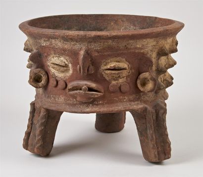 null PETITE URNE ANTHROPOMORPHE Culture Maya Guatemala Classique 600-900 après JC....
