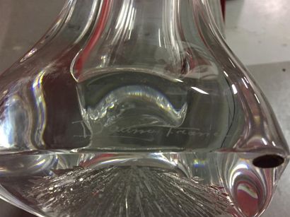 DAUM DAUM France - Important vase soliflore en cristal taillé. Signé. H. 51 cm. Ce...