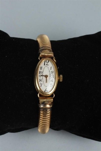 null Lot de trois montres de dame et un bracelet, certaines parties en or jaune 750...