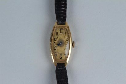 null Lot de trois montres de dame et un bracelet, certaines parties en or jaune 750...