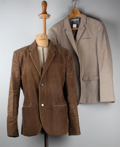 null MARC BY MARC JACOBS, Ensemble comprenant deux vestes en velours beige et marron....