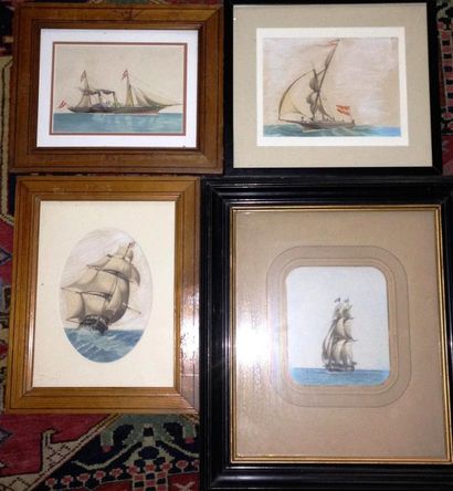 null ECOLES MODERNES Quatre aquarelles représentant des voiliers et un bateau à voiles...