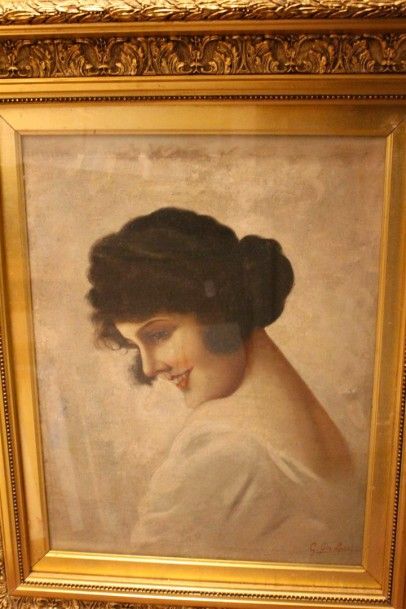 null "Portrait de femme" Huile sur toile signée en bas à droite G. Delouise 40 x...