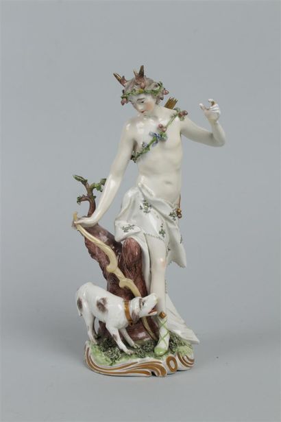 null FRANKENTHAL 
Statuette en porcelaine représentant Actéon changé en cerf, debout...