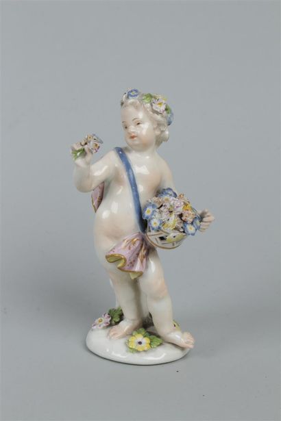 null MEISSEN
Statuette en porcelaine représentant un enfant tenant des fleurs et...