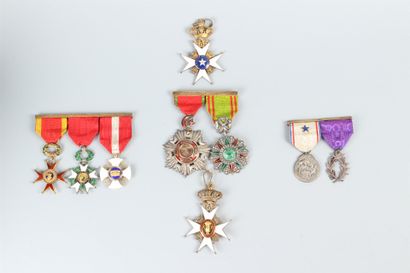 null ENSEMBLE de neuf médailles ou décorations en argent ou métal argenté et métal...