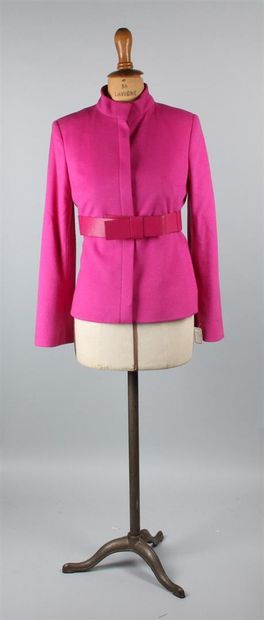 null PAULE KA 
Veste à col mao en laine et cachemire rose, ceinture en cuir à la...