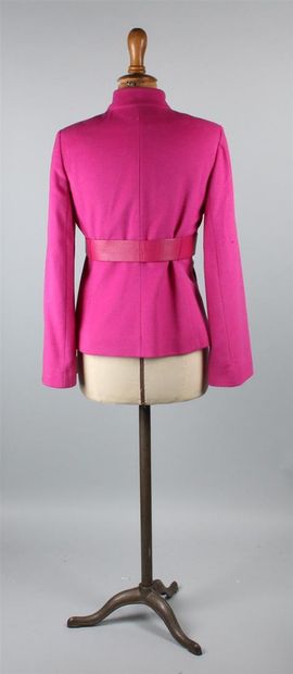 null PAULE KA 
Veste à col mao en laine et cachemire rose, ceinture en cuir à la...