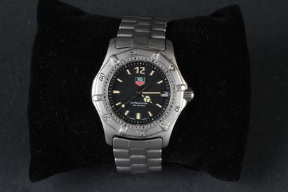 null TAG HEUER 
«Professional 200 Meters» - Bracelet montre en acier, cadran noir,...