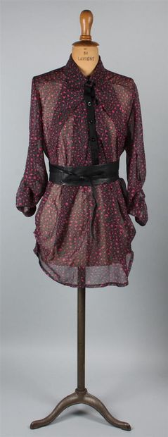 null SUNCOO Paris 
Blouse en polyester et soie à motifs léopard rose et kaki.
T....